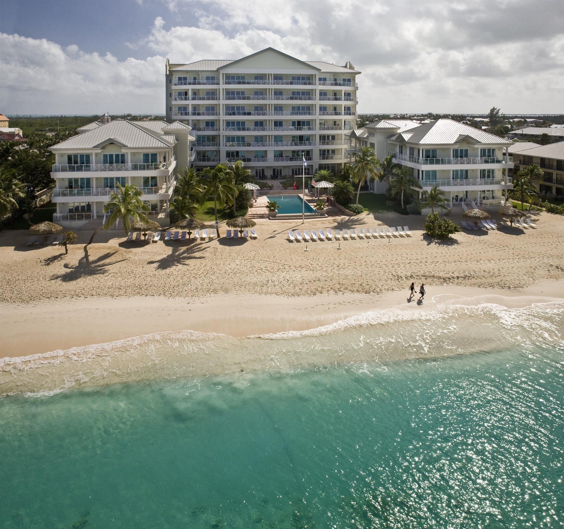 Tower Ocean Front Suite | Caribbean Club Grand Cayman